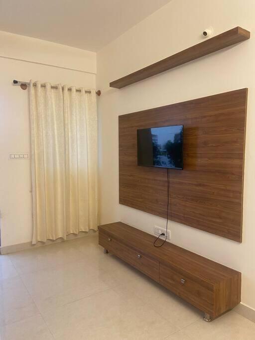 Home away from home 1BHK ITPL-GR tech park-Metro