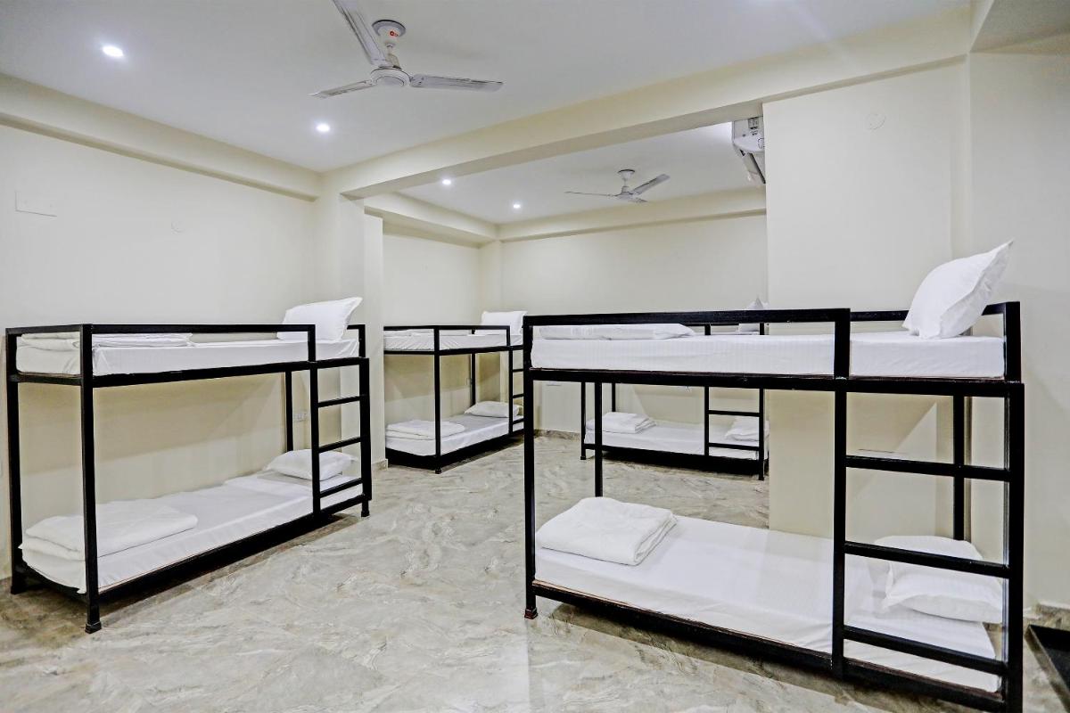 Hostel S B Near New Delhi Train Station