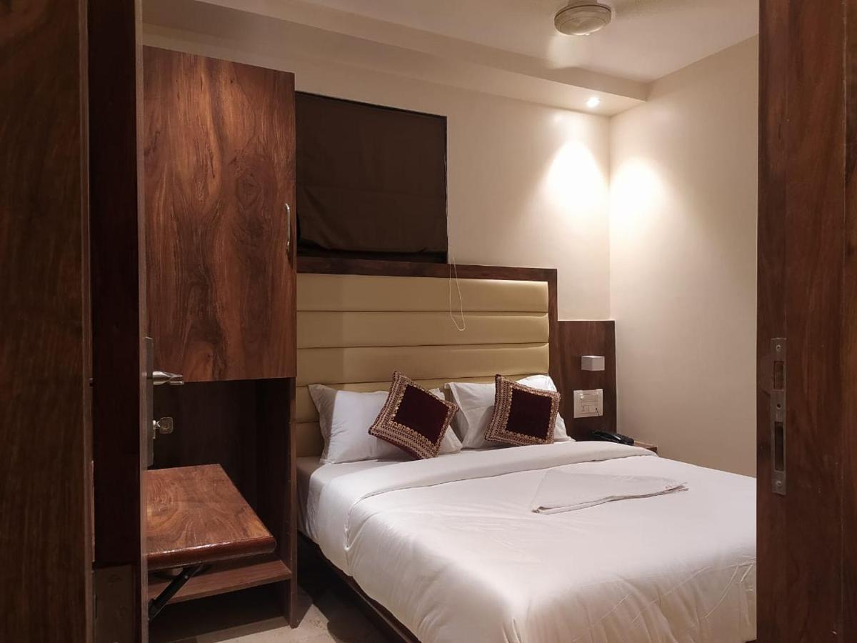 Hotel Adams Inn Near Mumbai Airport