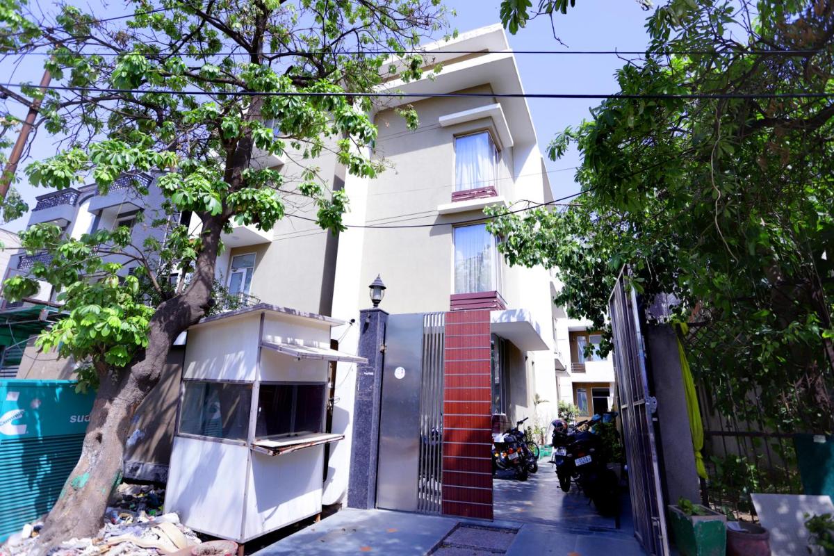 Hotel Admire Inn Sector 50 Noida