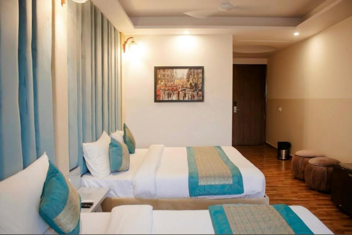 Hotel Airport family stay near Delhi airport