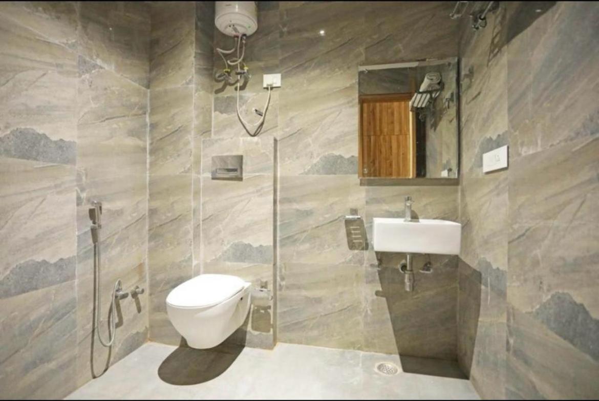 Hotel Airport inn plaza near delhi airport Aerocity