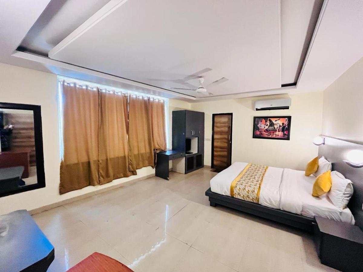 HOTEL AIRPORT VISHAL BANQUET