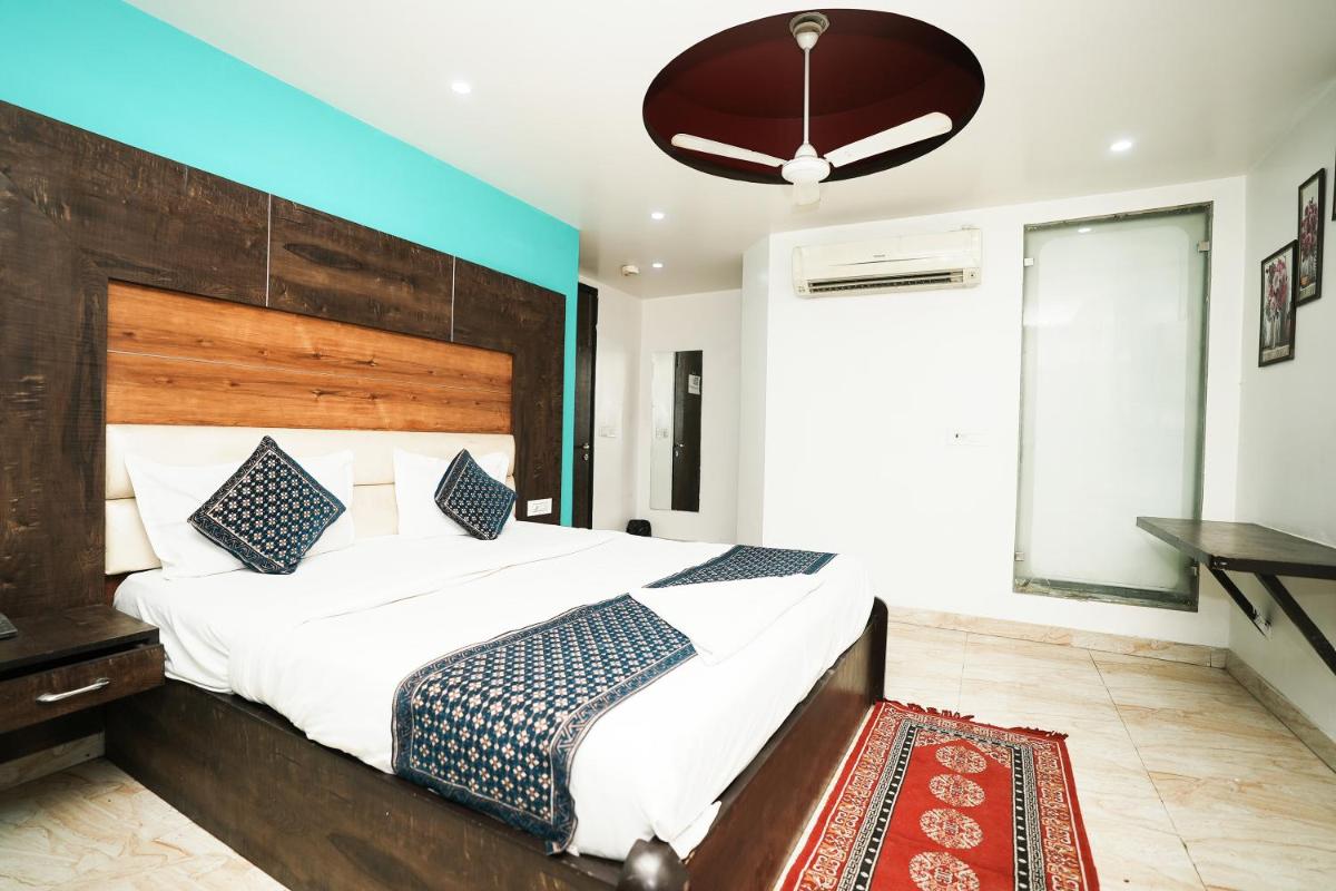 Hotel Amour Near IGI Delhi Airport