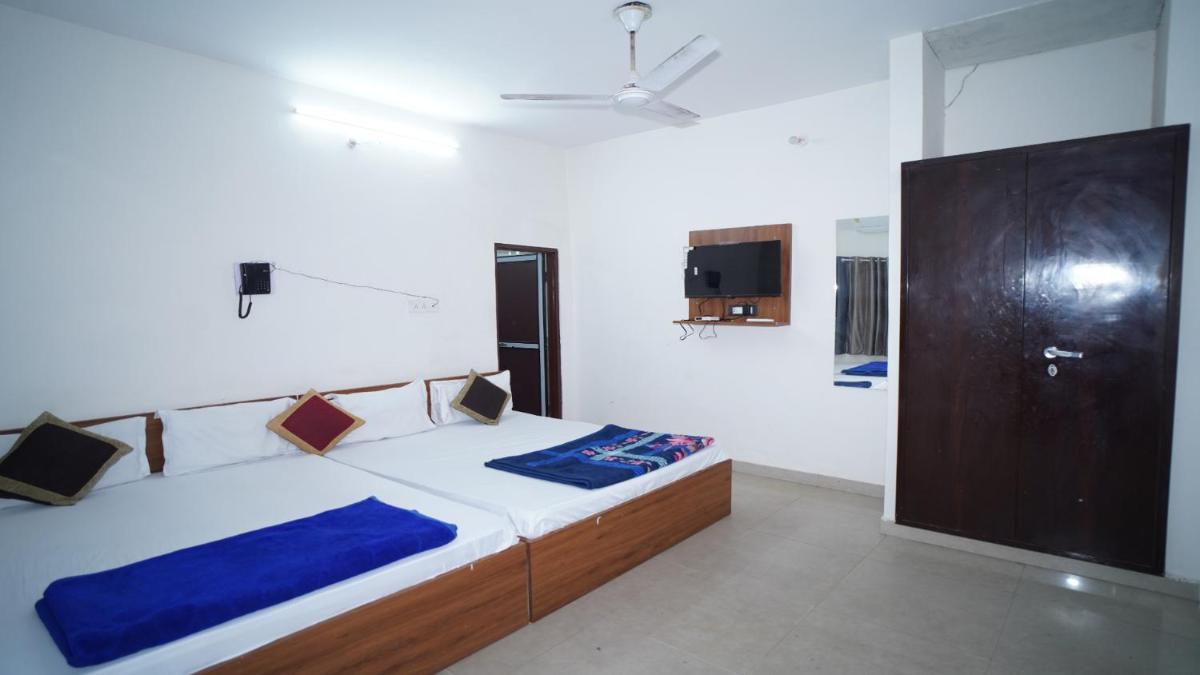Hotel Apoorv - Near Railway Station
