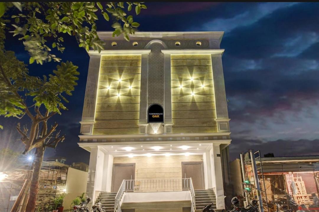Hotel Aurelia Grand Lucknow Couple Friendly