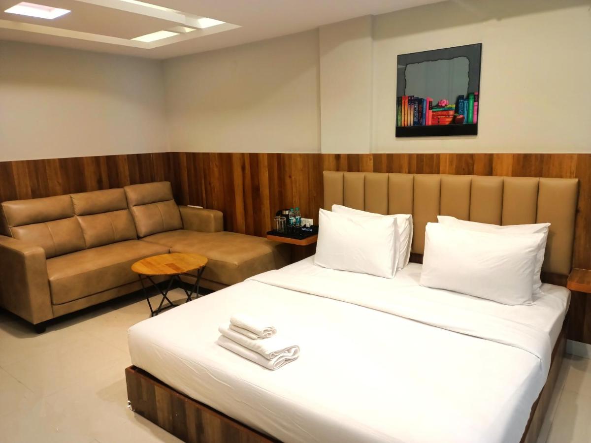 Hotel Avenue Suites Near International Airport Bangalore