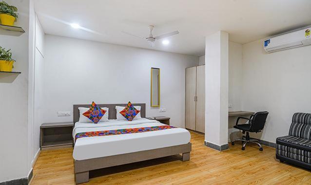 Hotel Axis Holidays