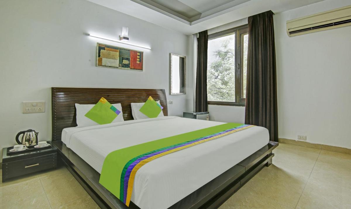 Hotel Blue Moon Residency Near Huda Metro Station