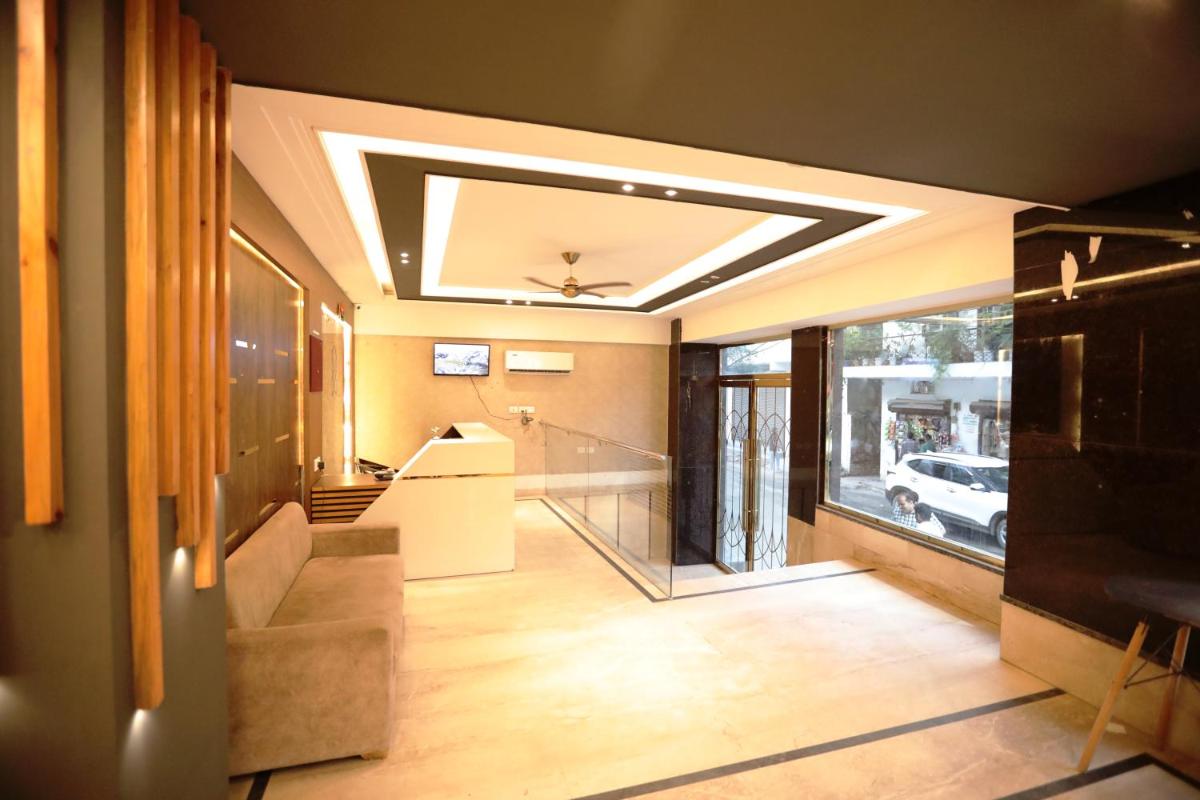 Hotel Citadel Suites - Near IGI Airport