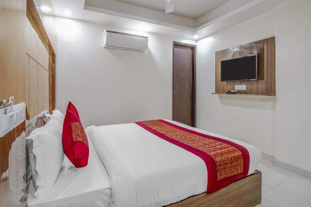 Hotel CLASSIC Near Delhi Airport -Unit of ISHAAN HOSPITALITY