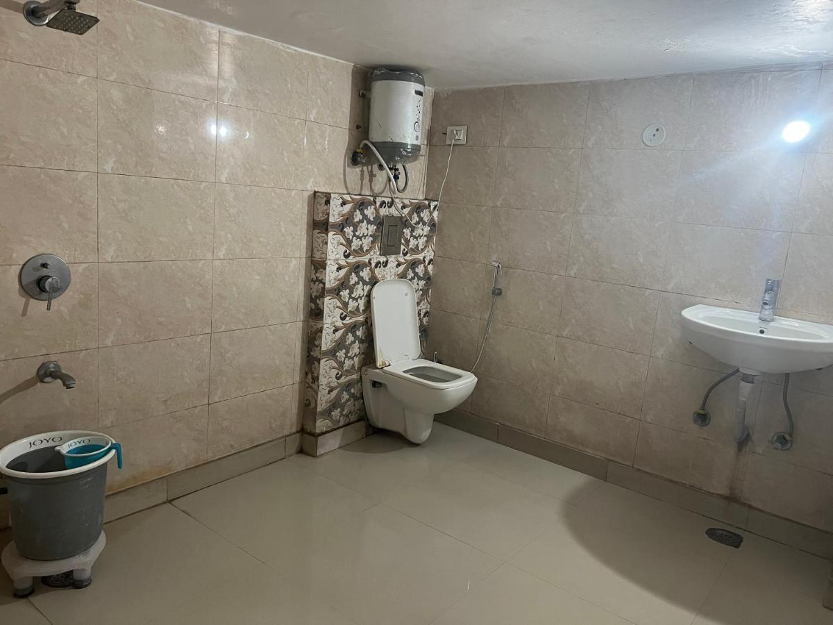 Hotel Cozy Cave Delhi Aiport