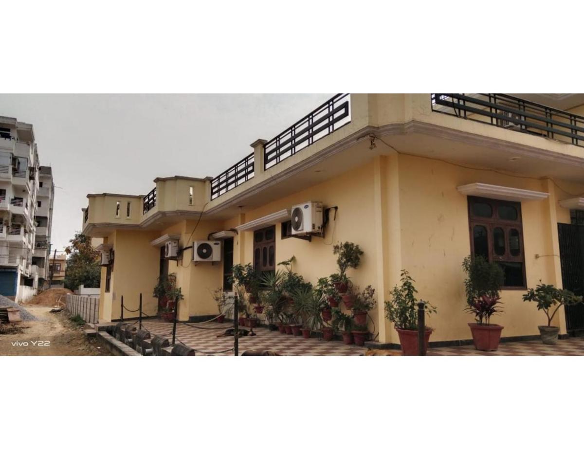 Hotel De Park Inn, Lucknow