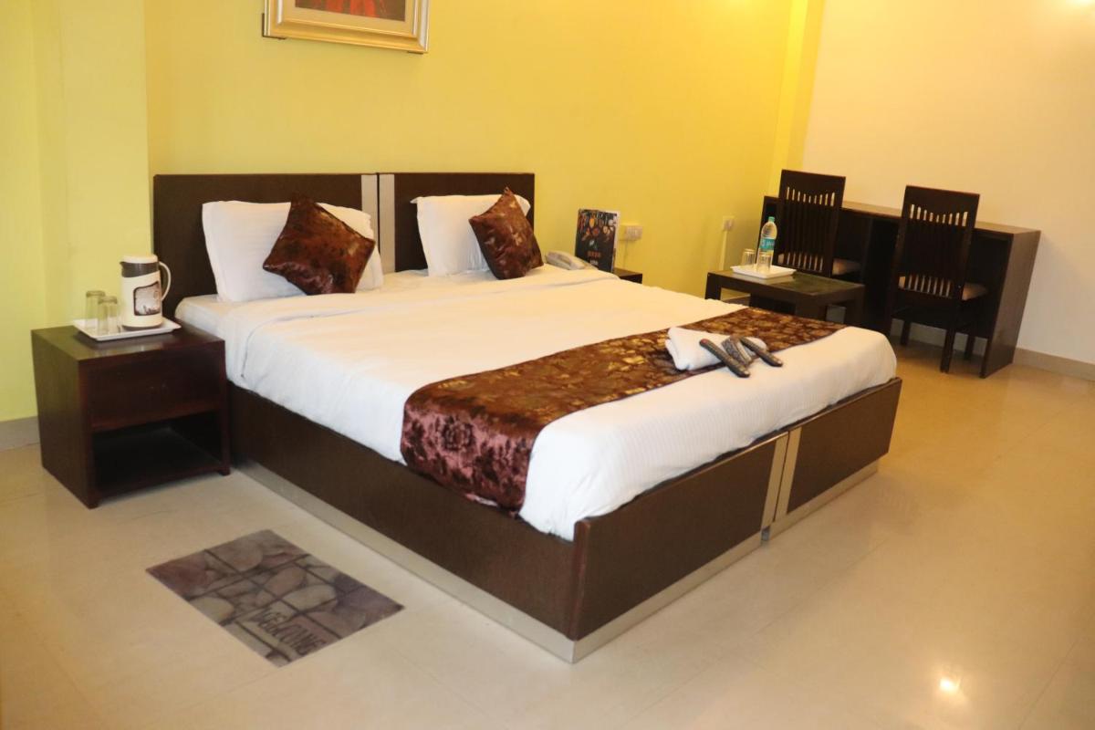 HOTEL DV PLAZA INN
