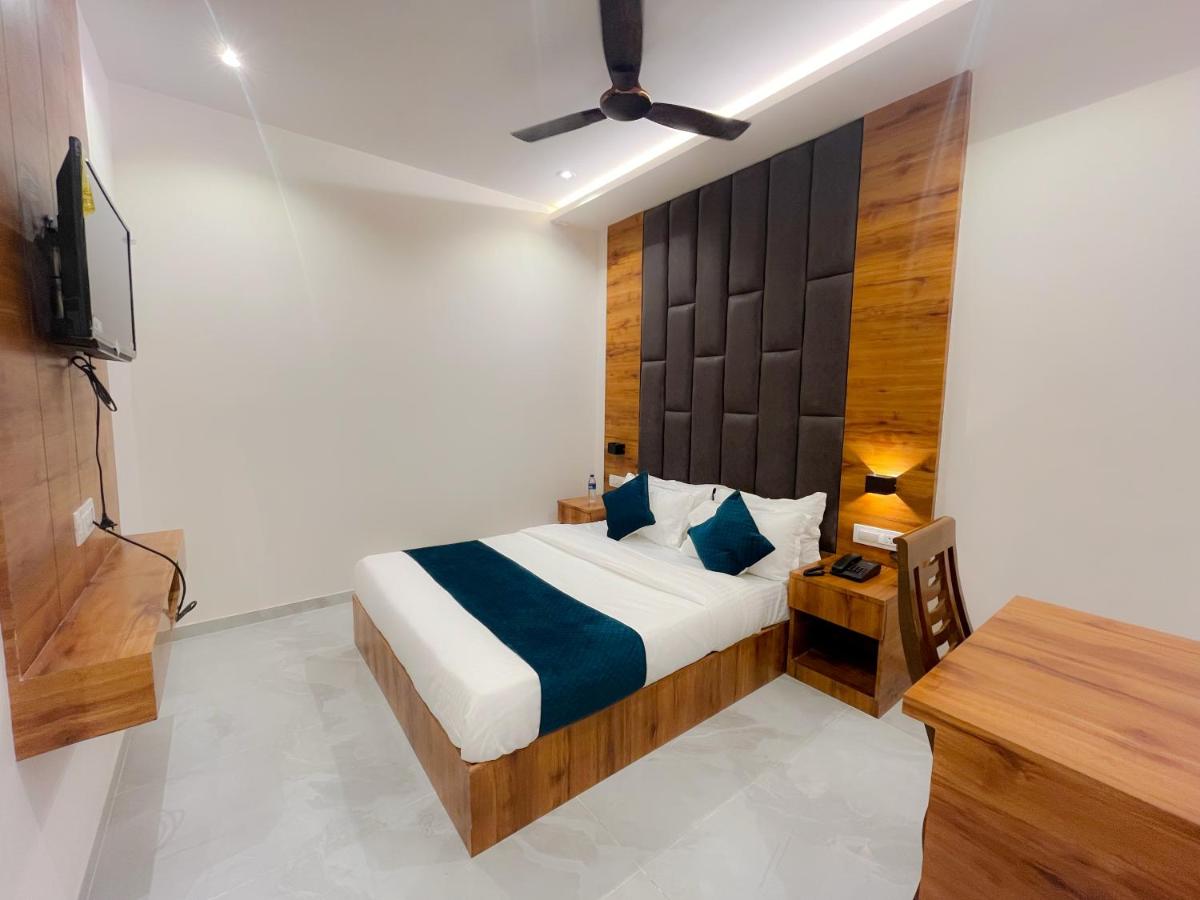 Hotel Grand Executive
