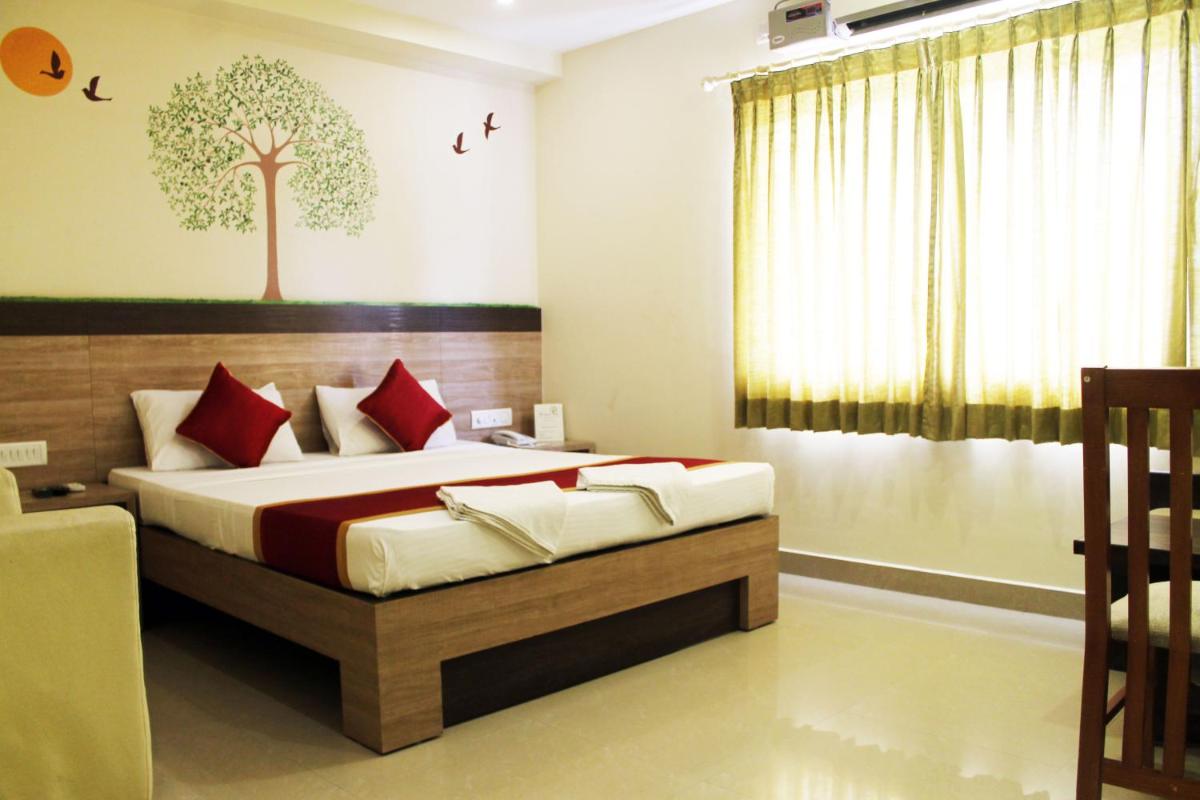 HOTEL GREEN TREES