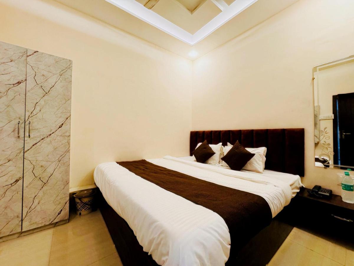 Hotel Hariom Palace