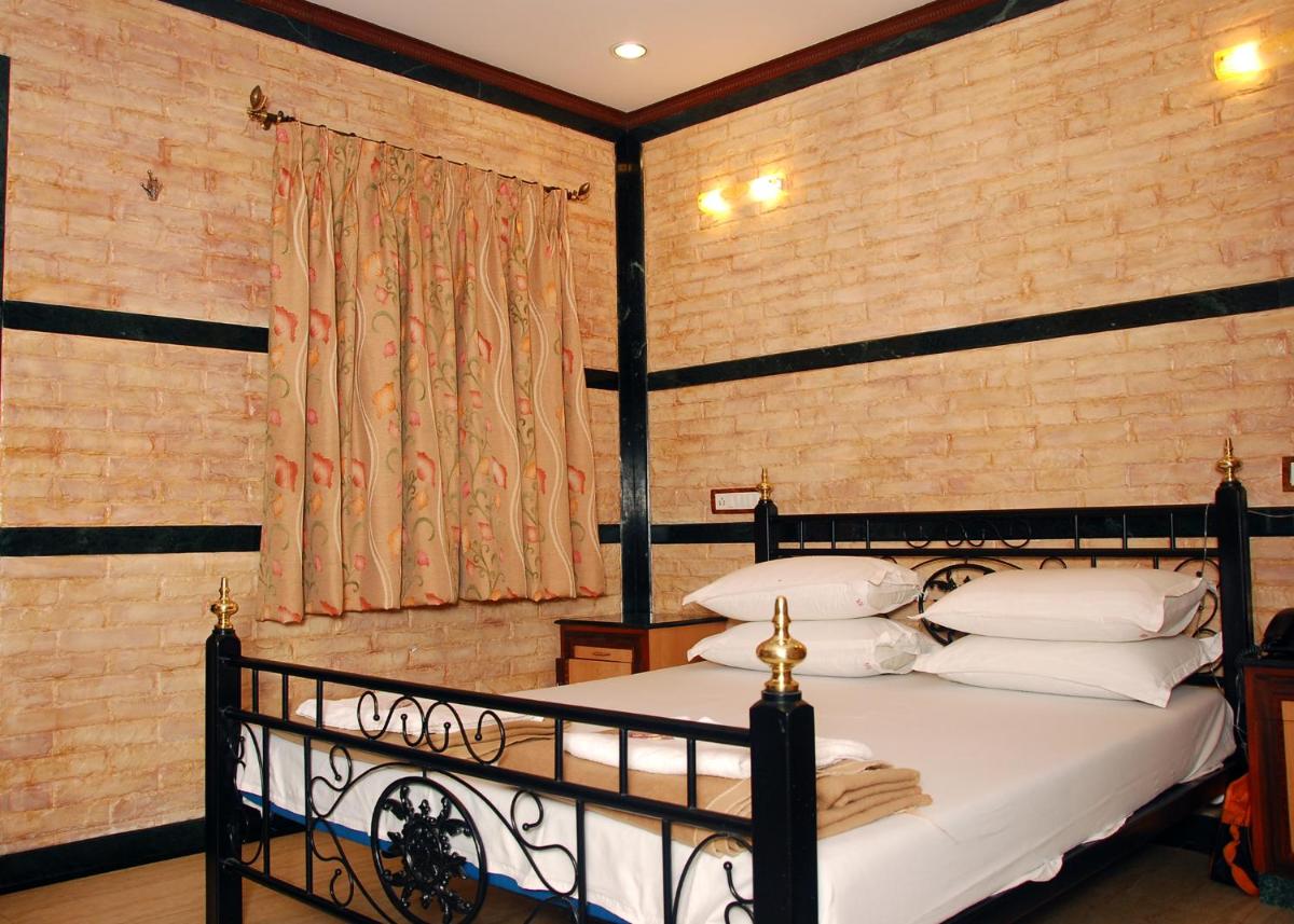 Hotel Hira