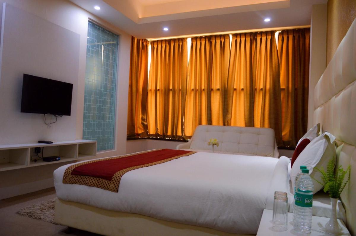 Hotel house inn suite