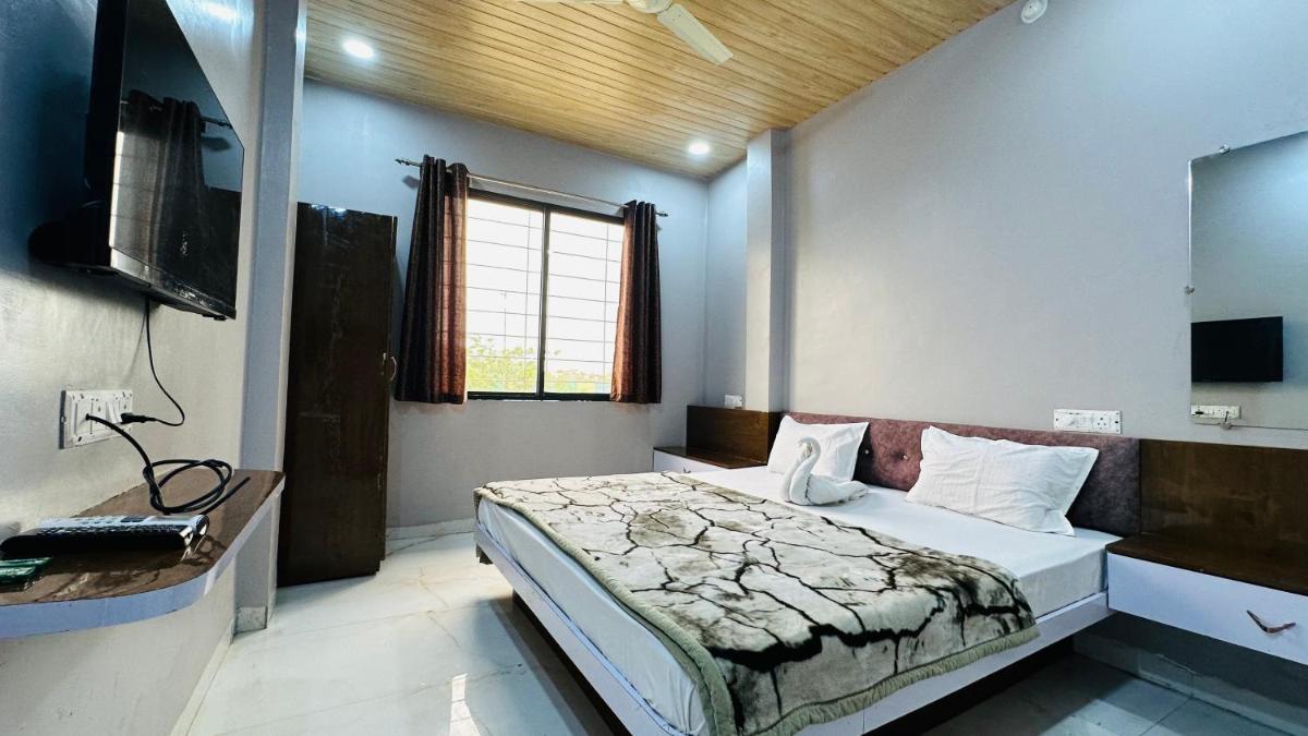 Hotel Kanha Palace