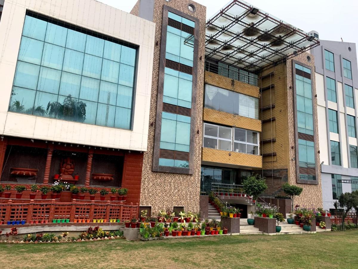 Hotel Lake View Grand