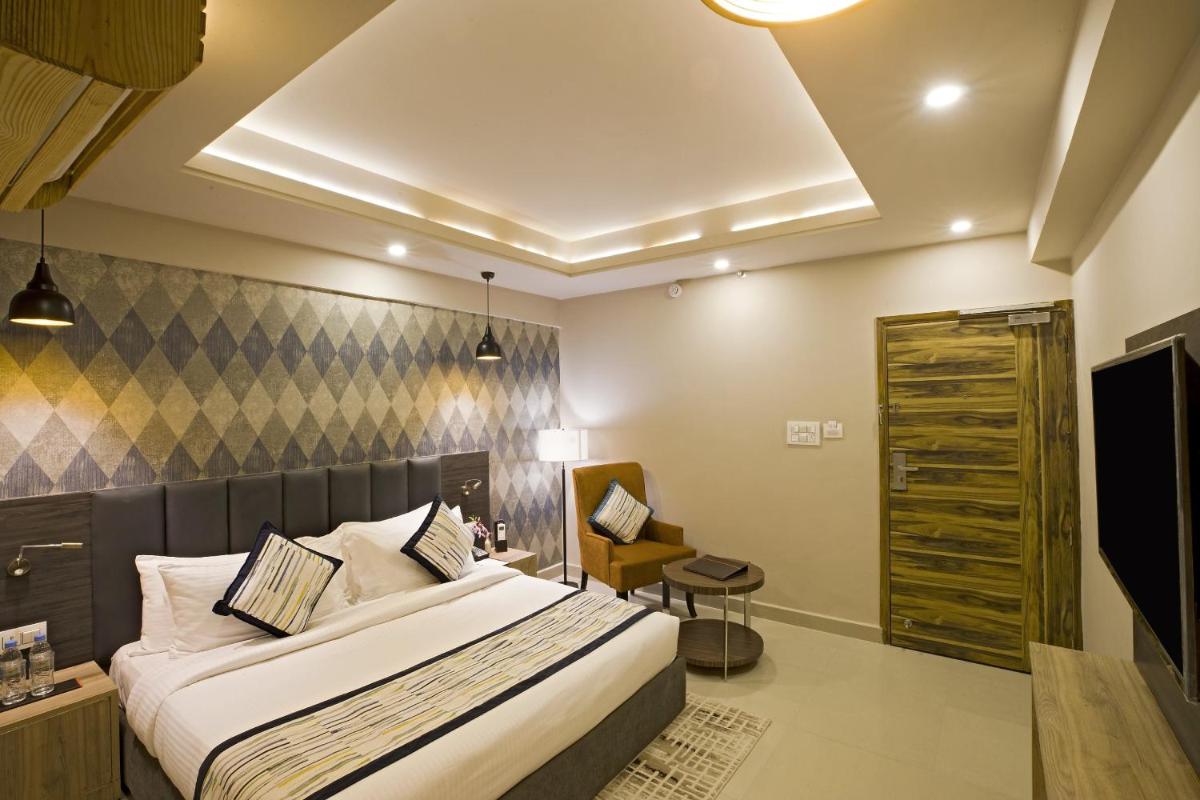 Hotel Lee Golden Tower At Delhi Airport