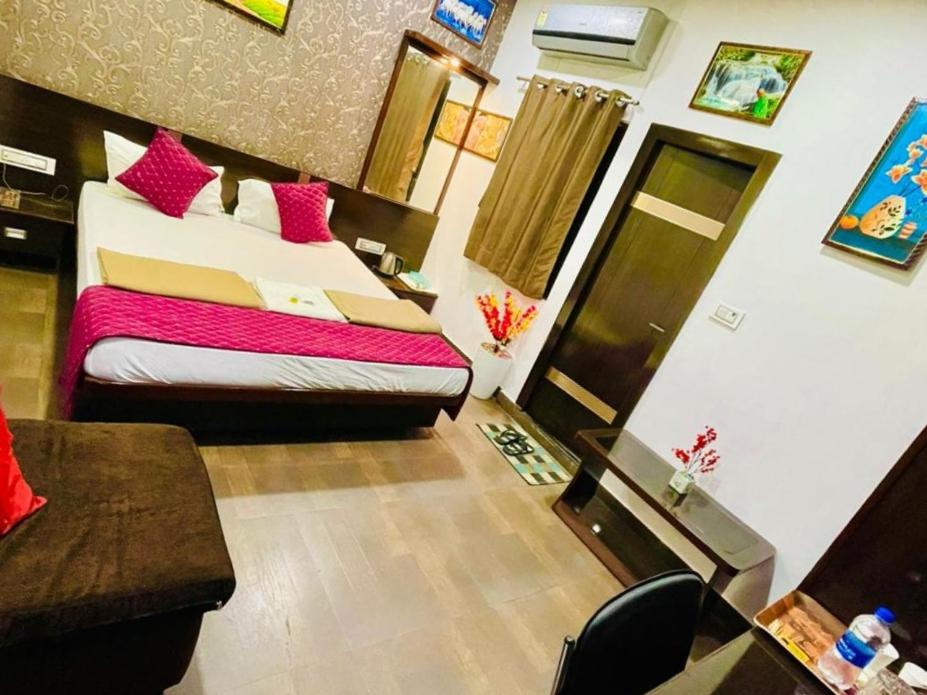 Hotel lili near airport