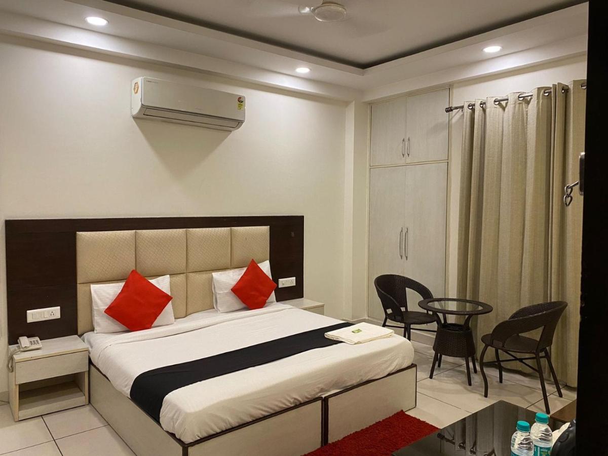 Hotel Madhav Mohan