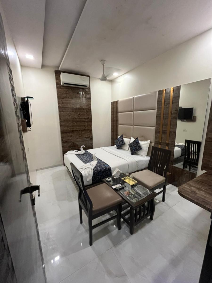 Hotel Magnetic - NEAR INTERNATIONAL AIRPORT