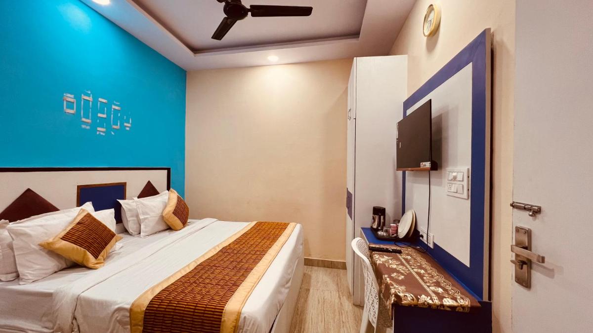 Hotel Metro View Near Adarsh Nagar Delhi Metro Station