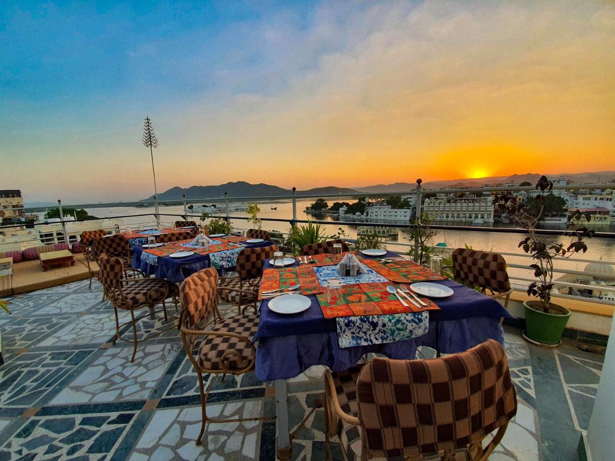 Hotel Mewar Haveli - At Lake Pichola