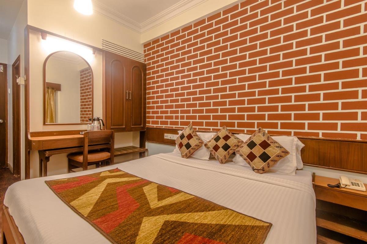 Hotel Mogul Palace - Near Masjid Bunder Mumbai