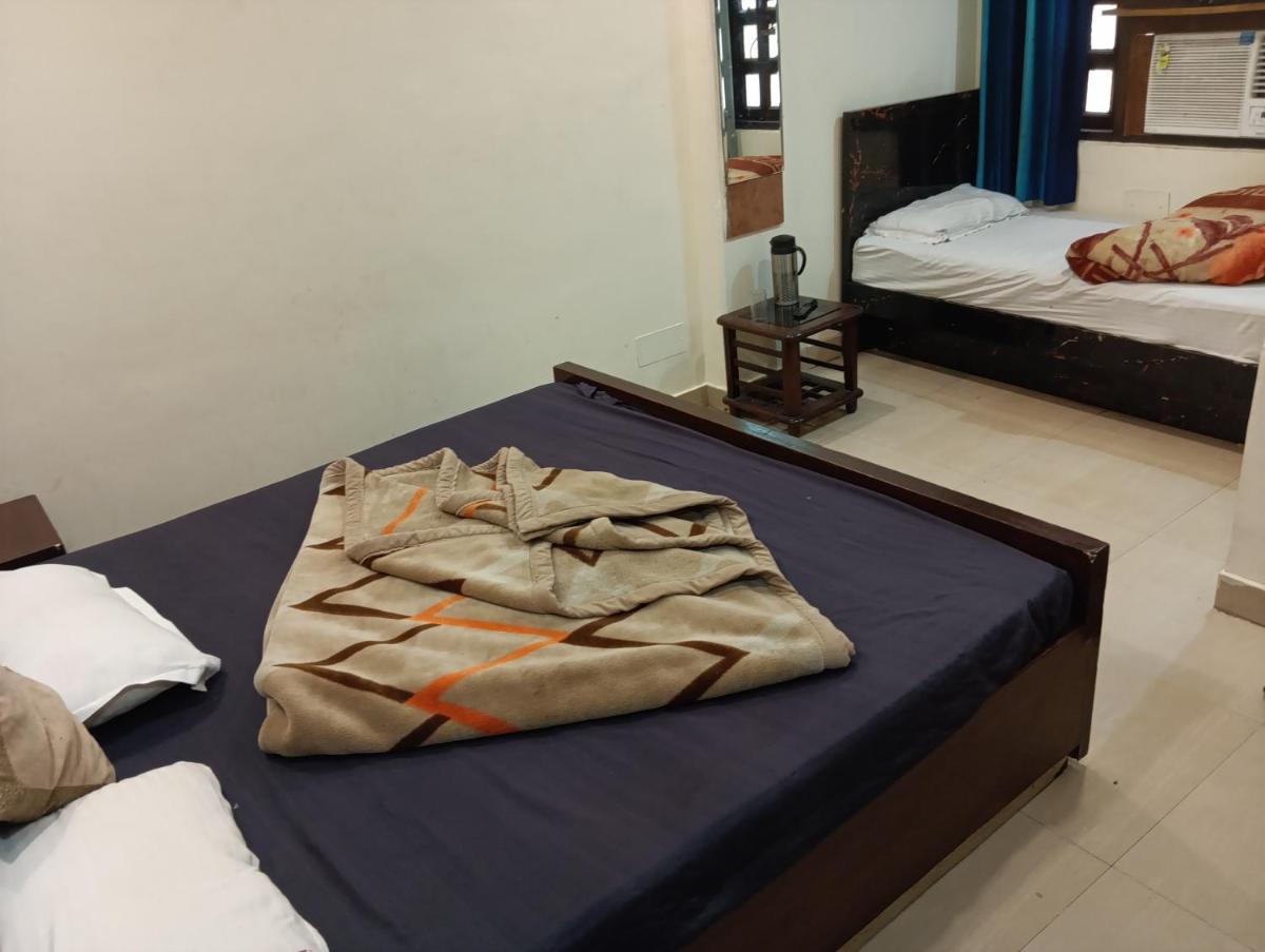 Hotel mourya DX
