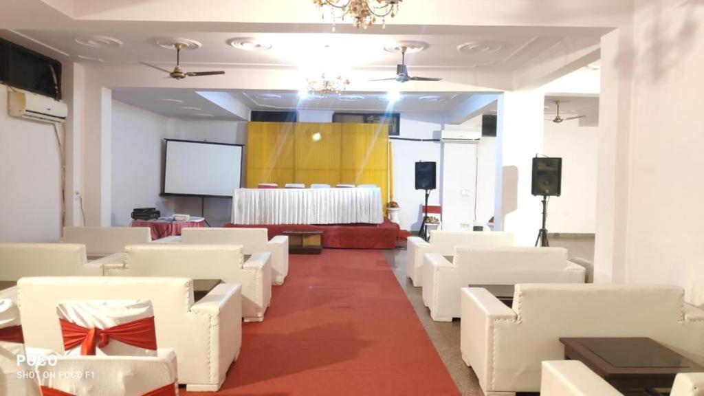Hotel Noida corporate