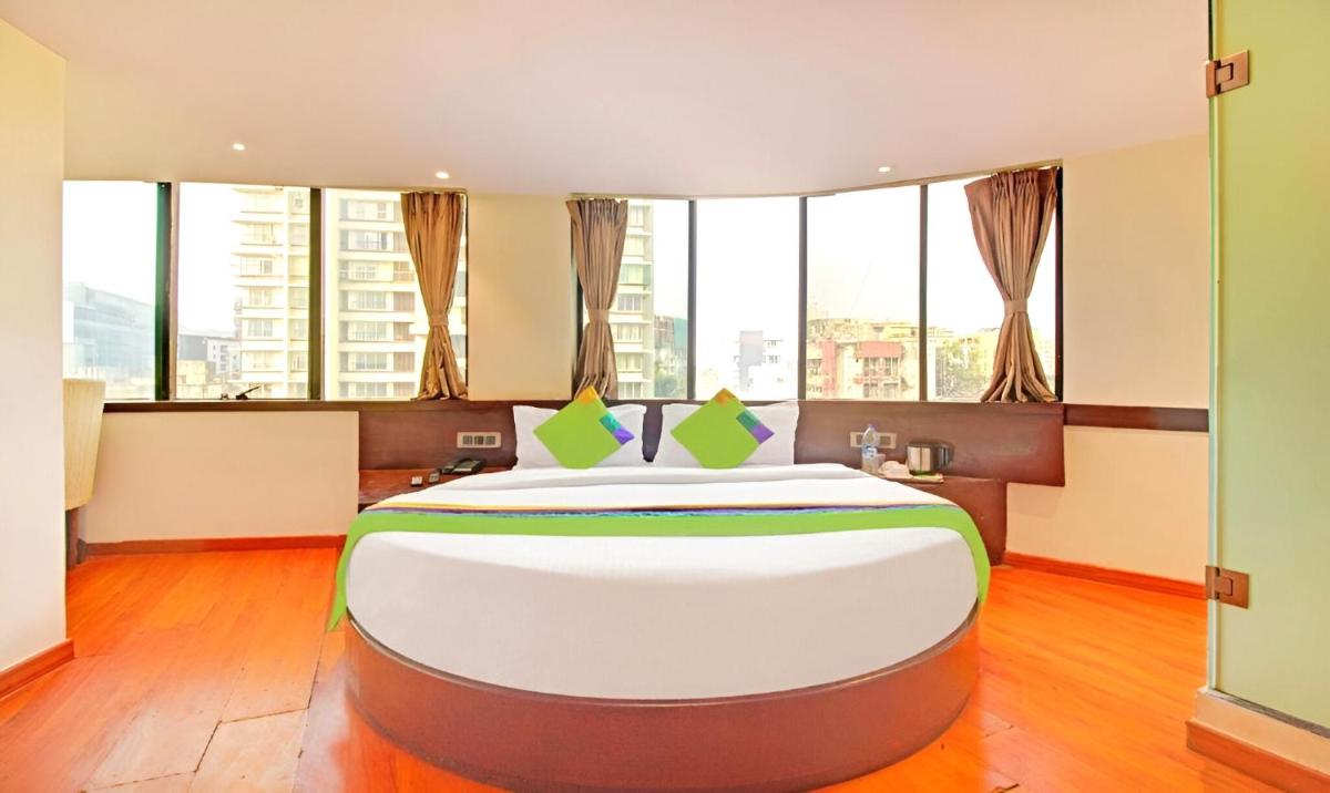 Hotel Pacific International - Solitaire Corporate Park