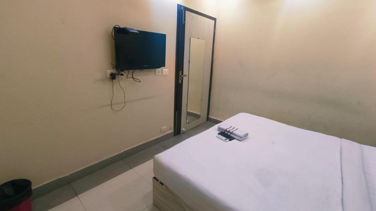 Hotel Park View @ Ashok Vihar Phase 2