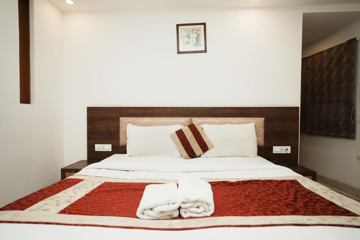 HOTEL PERIDOT Near IGI Delhi Airport