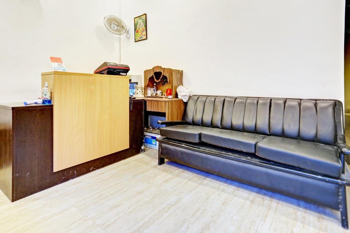 Hotel Prince Near Haiderpur Metro Station