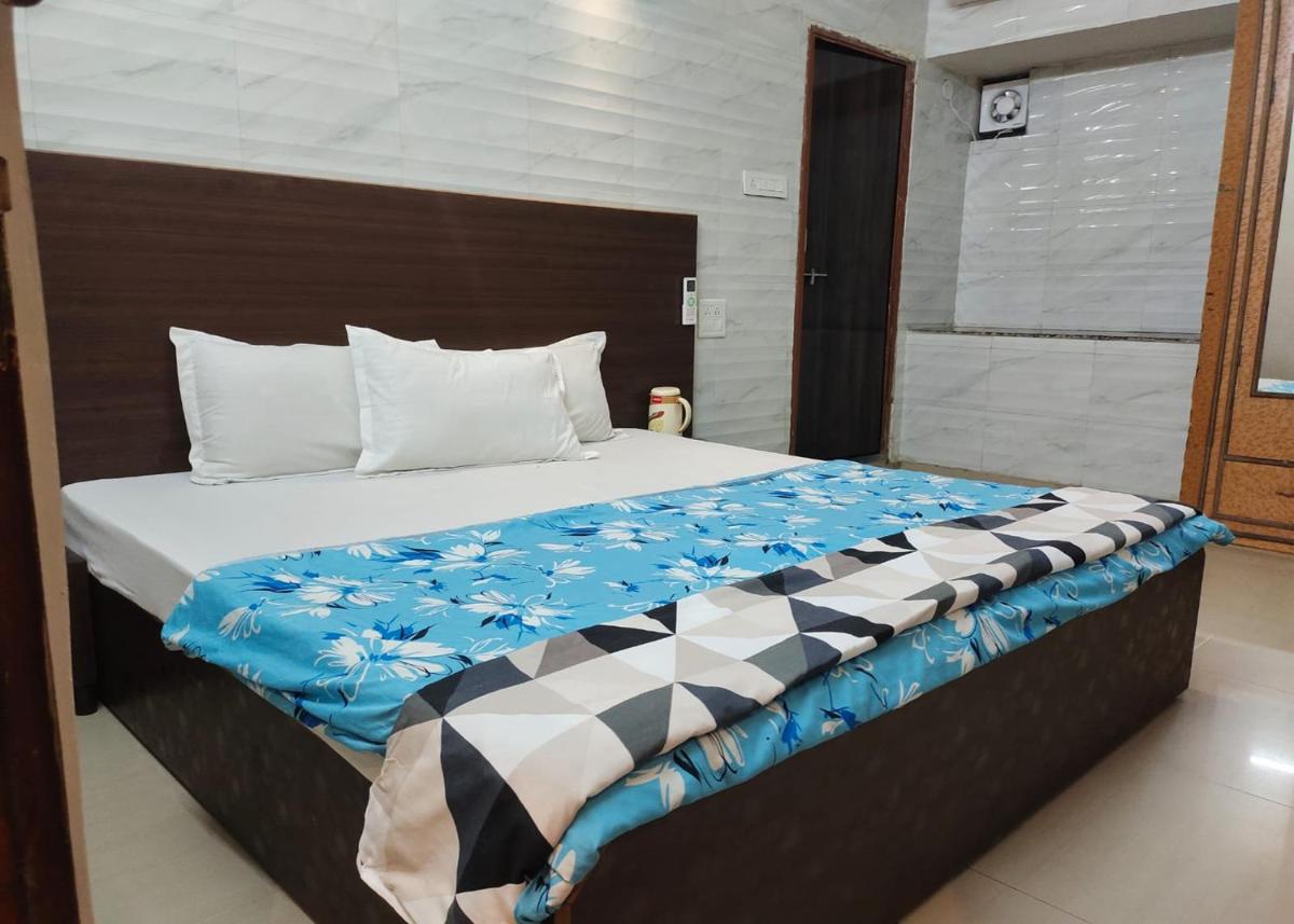 Hotel Purohit