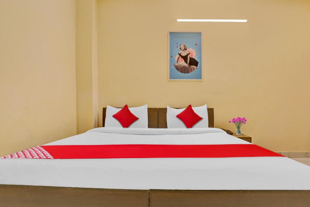 Hotel Raas Near Near Laxmi nagar metro station