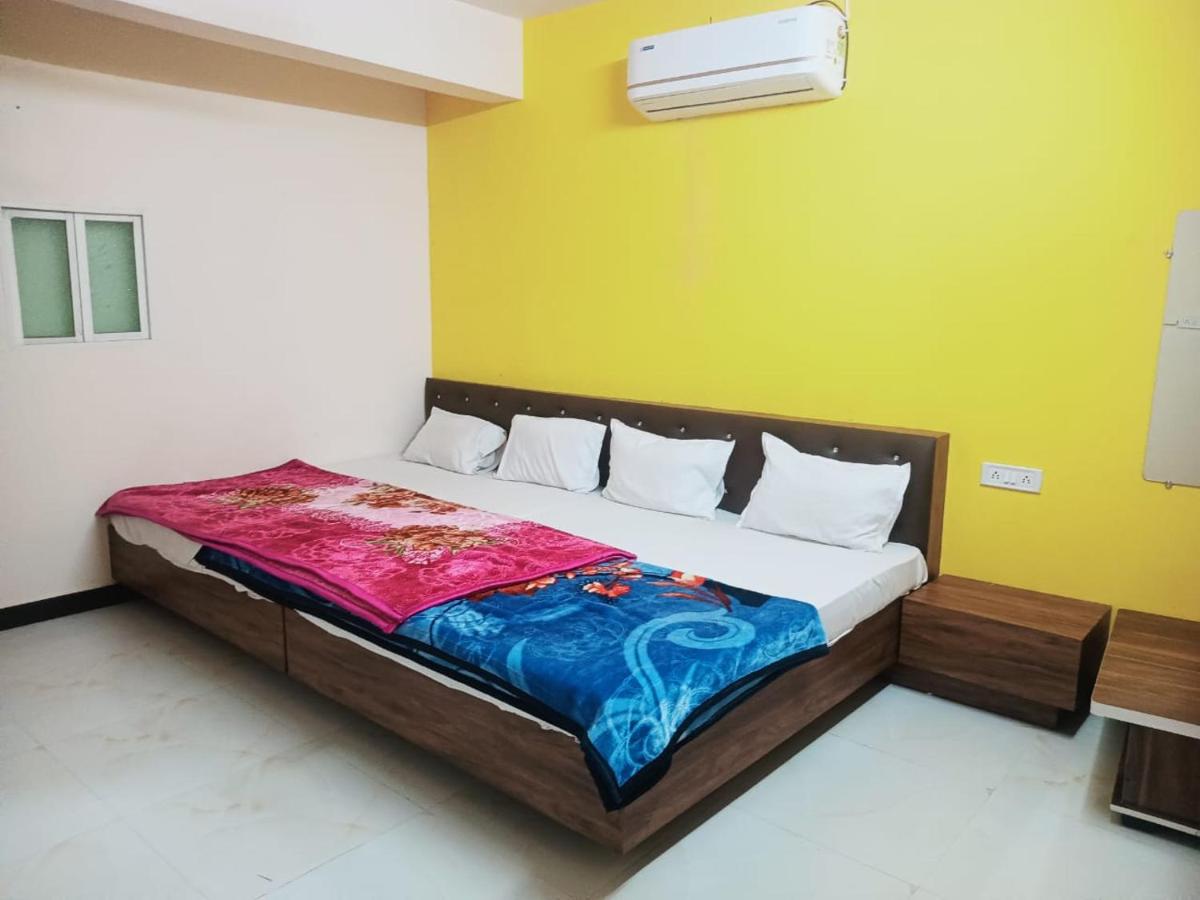 Hotel radhe krishna