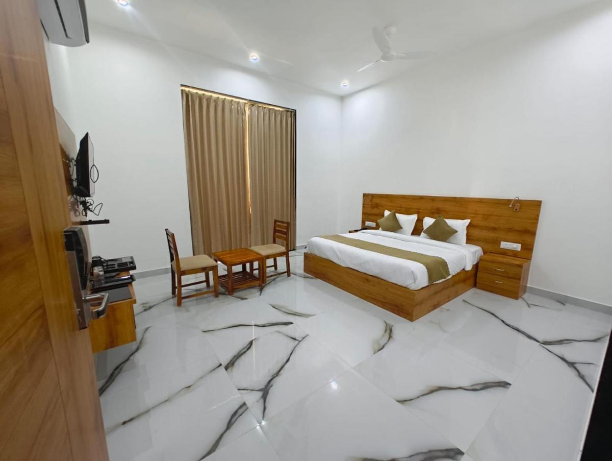Hotel RC Garh