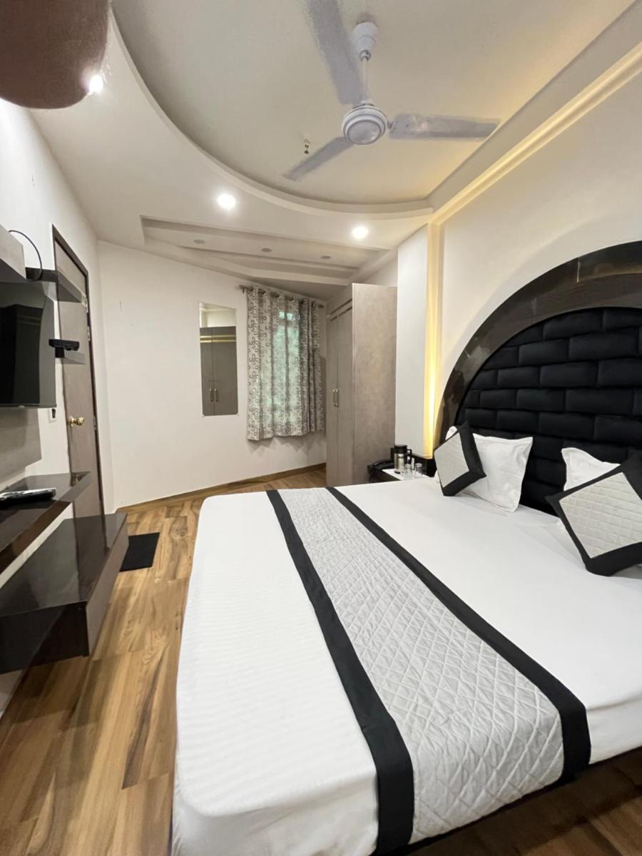 Hotel Red Stone Inn - Near New Delhi Railway Station - Paharganj