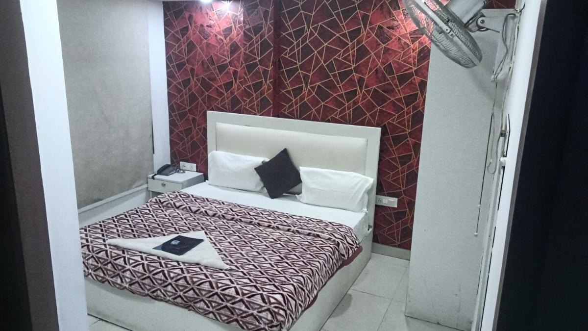 HOTEL RISE 73