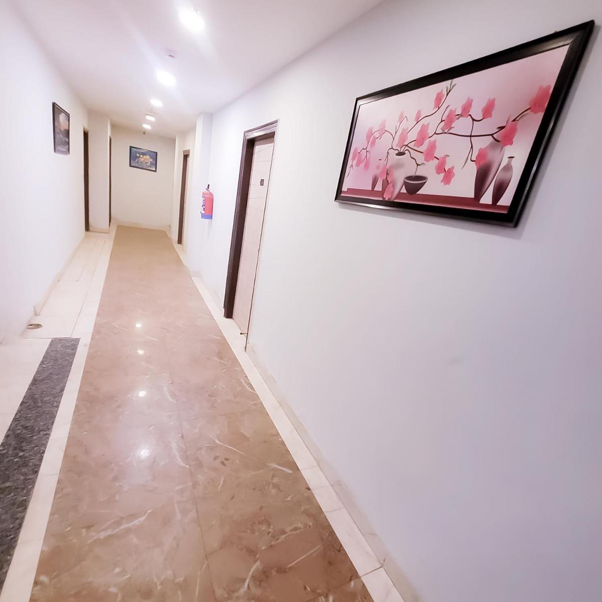 Hotel Royal Inn Near Vinod Nagar