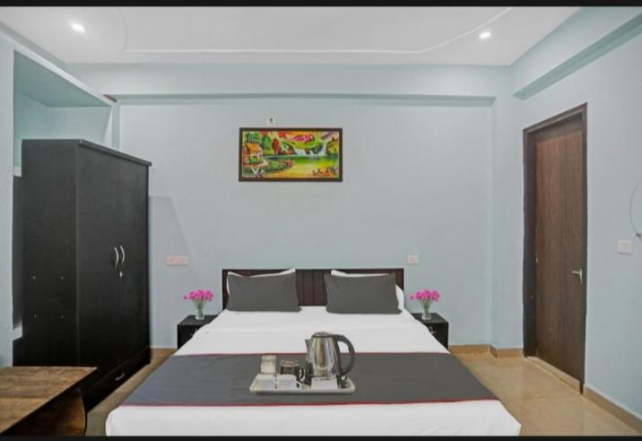Hotel SS Noida Sector 121 BL 04