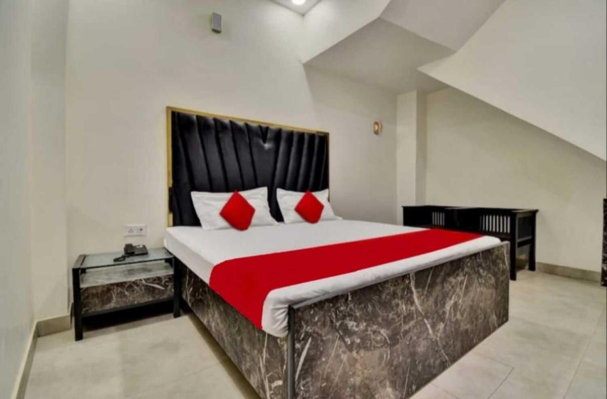 Hotel Sukoon B&B - Near Ramesh Nagar Metro Station