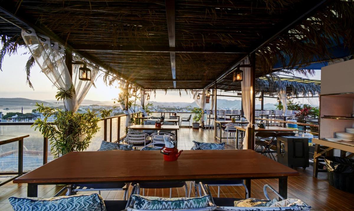 Hotel Udai Niwas By The Lake