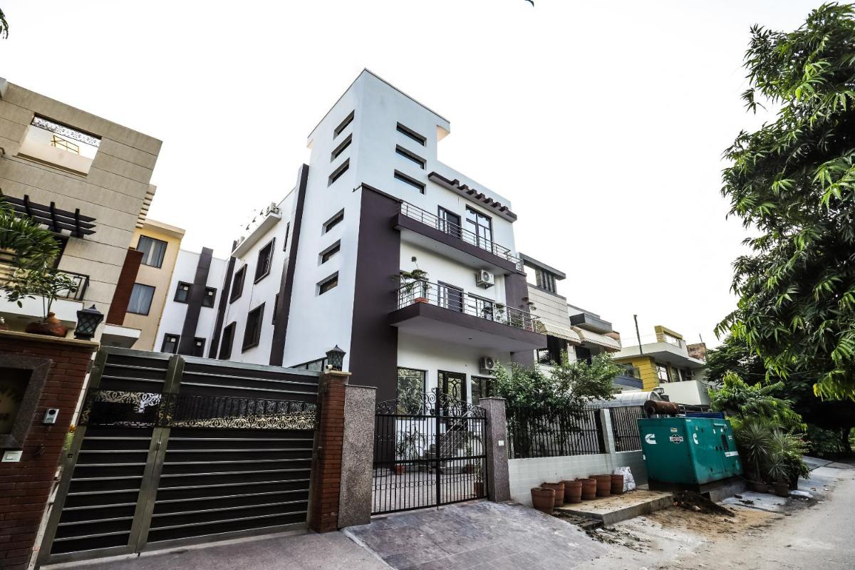 Hotel Vizima Palace - NEAR WAVE CITY CENTER METRO STATION
