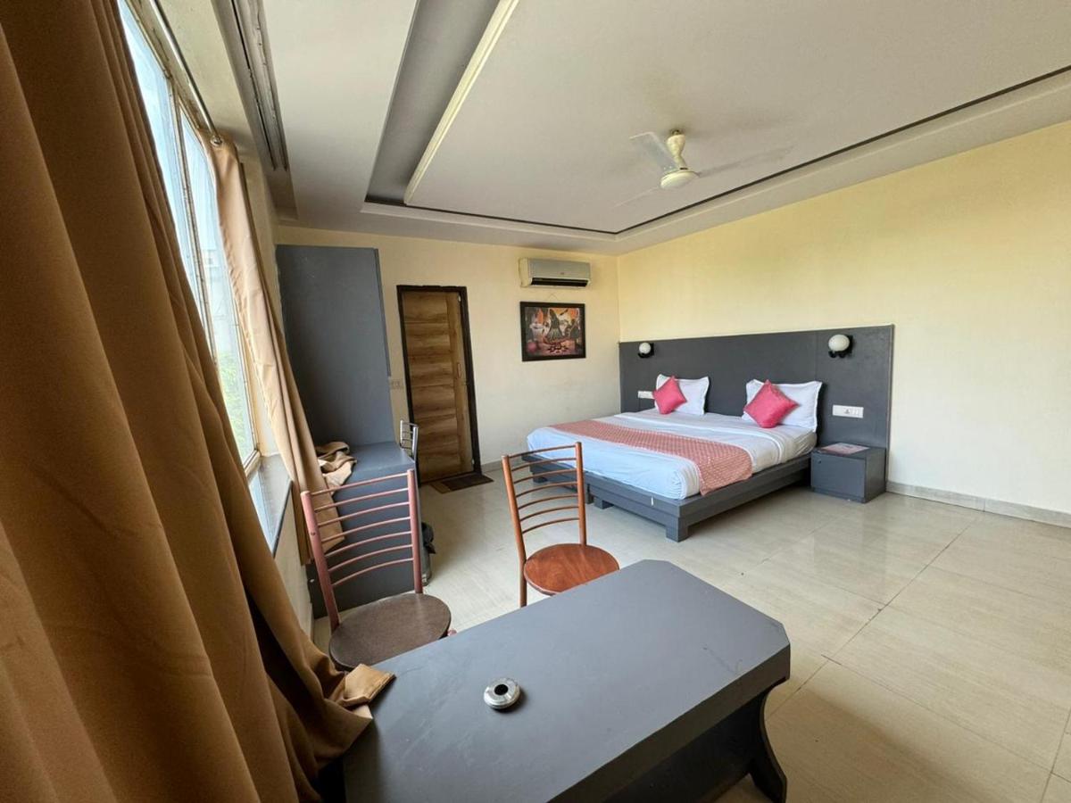 Hotel Woodland Inn - Safdarjung Embassy Road